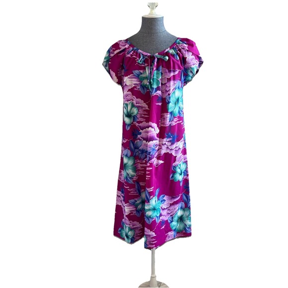 Hilo Hattie Dresses & Skirts - Vintage Hilo Hattie's Womens Muumuu Hawaiian House Dress Size M Floral Tropical